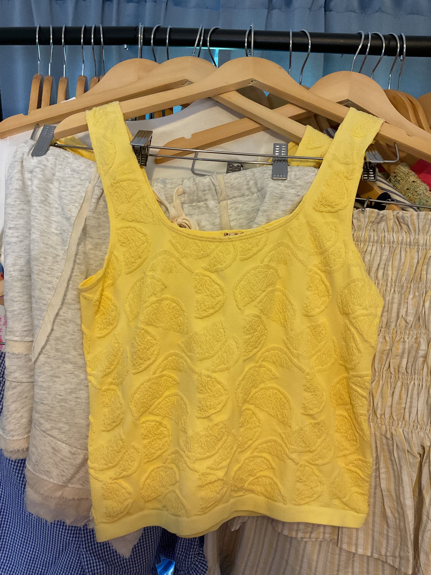 Unboxing lemon tank
