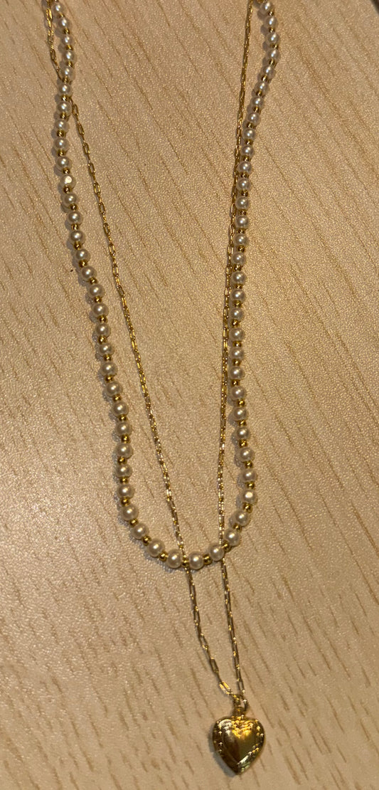 Pearl & locket layered necklace