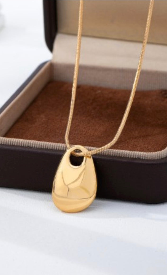 Pendant rope chain necklace
